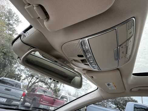 Used 2016 Mercedes-Benz S 550 4MATIC Sedan image 26