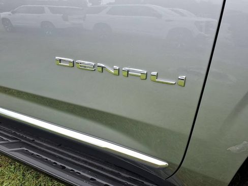 New 2026 GMC Yukon Denali w/ LPO, Floor Liner Package AWD/4WD image 10