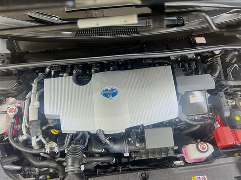 Used 2021 Toyota Prius Prime Limited FWD image 29