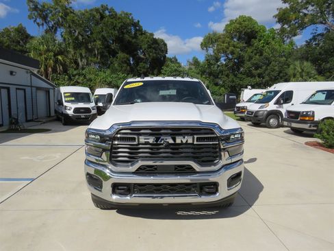 Used 2025 RAM 2500 Big Horn AWD/4WD image 2