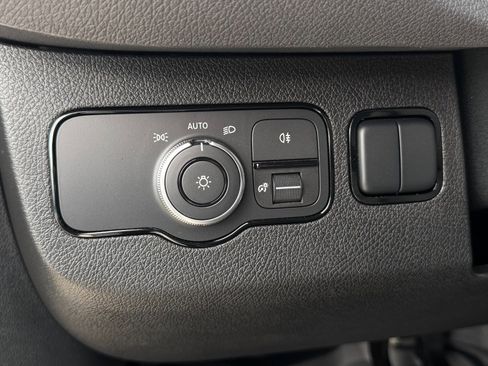 Used 2025 Mercedes-Benz Sprinter 2500 image 39