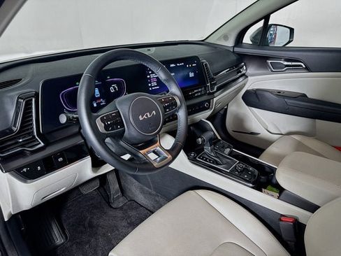 Certified 2024 Kia Sportage EX AWD/4WD image 9