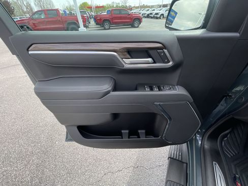 New 2025 Chevrolet Silverado 1500 LT w/ Z71 Off-Road Package image 23