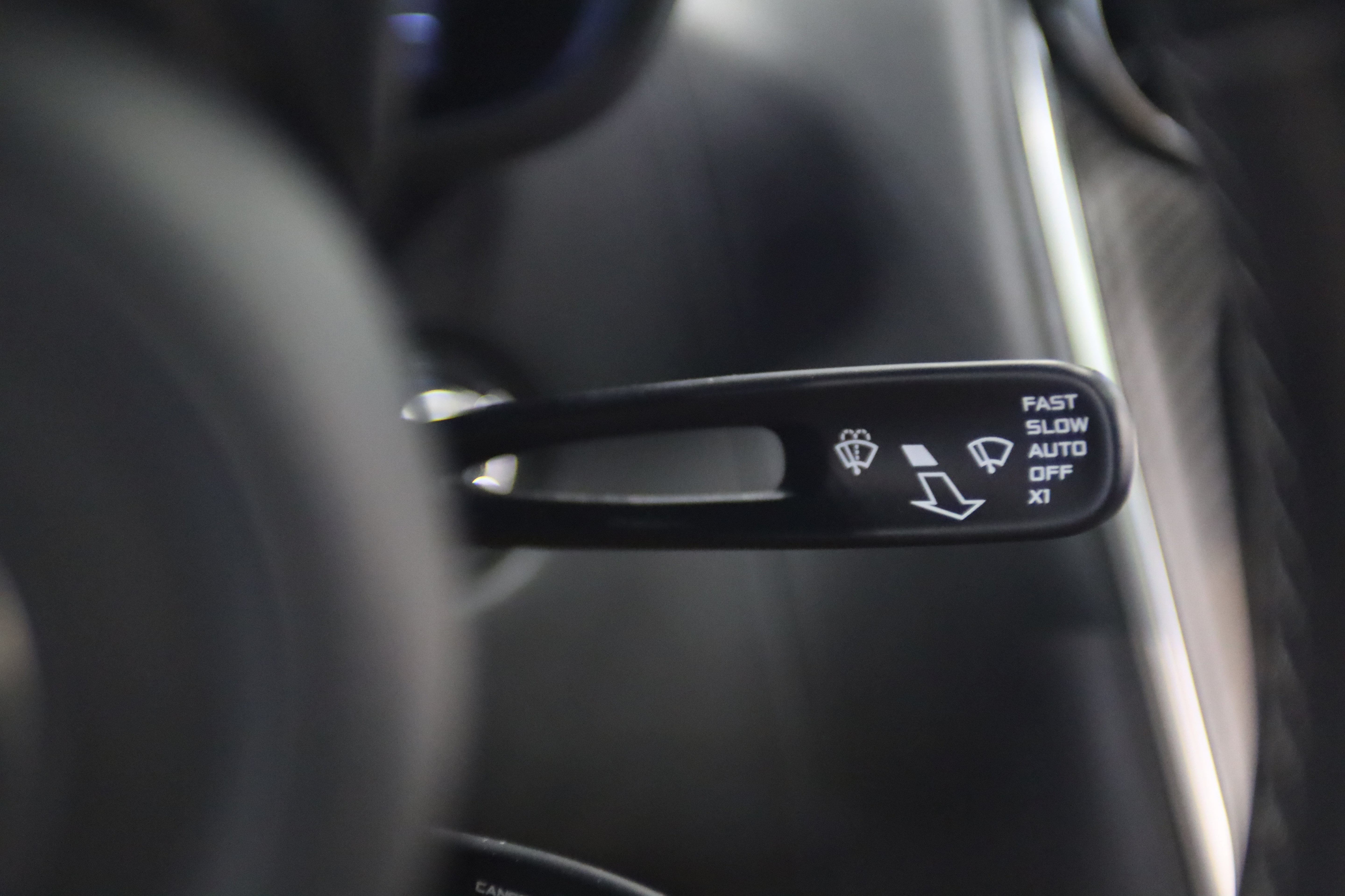 Used 2023 McLaren GT RWD image 25