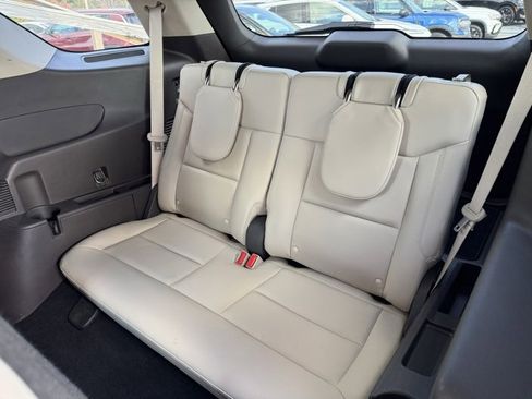 Used 2020 Ford Explorer Platinum w/ Premium Technology Package image 25