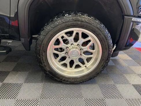 Used 2024 GMC Sierra 2500 Denali image 18