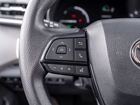 Used 2023 Toyota Sienna LE FWD image 23