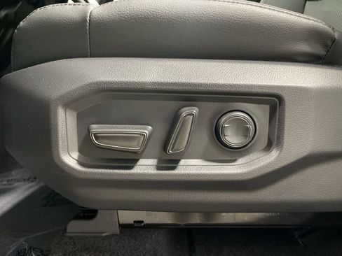 Used 2025 Toyota Sequoia SR5 image 23