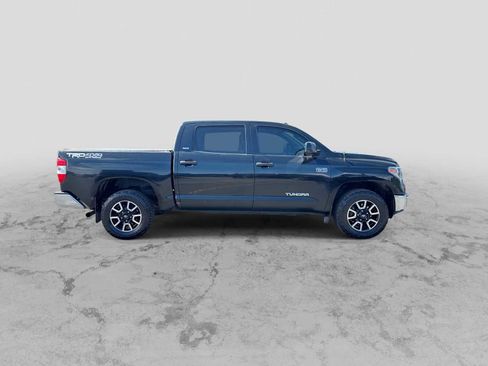 Used 2018 Toyota Tundra SR5 AWD/4WD image 9