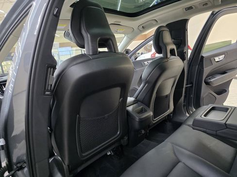 Used 2018 Volvo XC60 T5 Momentum w/ Convenience Package AWD/4WD image 27