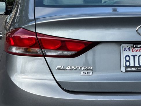 Used 2017 Hyundai Elantra SE FWD image 22