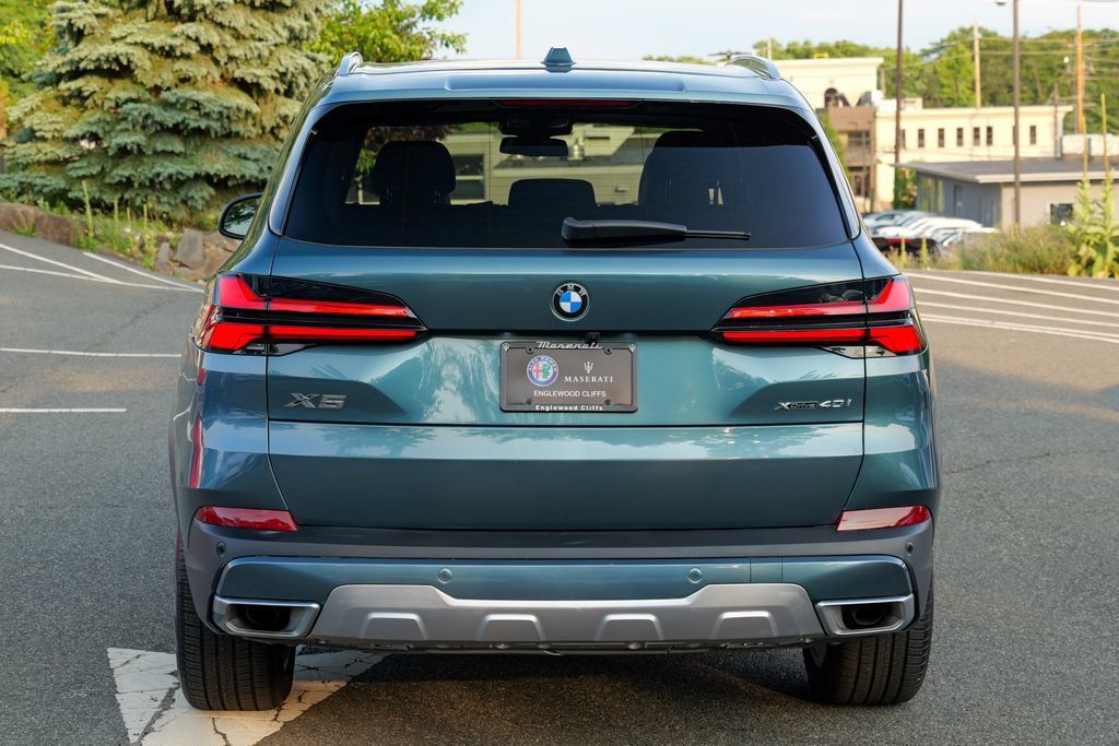 Used 2024 BMW X5 xDrive40i w/ Premium Package AWD/4WD image 6
