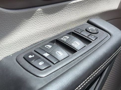 Used 2024 Chrysler Voyager LX FWD image 20