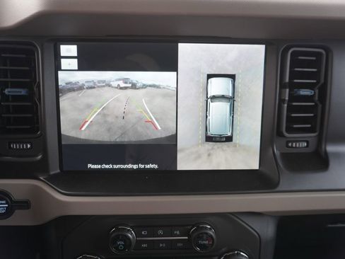 Certified 2023 Ford Bronco Wildtrak image 9