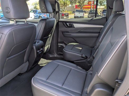 Certified 2025 Buick Enclave Preferred image 14