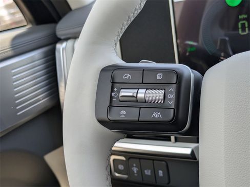 New 2026 Hyundai Santa Fe SE image 18