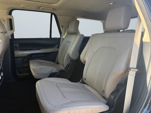 Used 2022 Ford Expedition Limited image 13