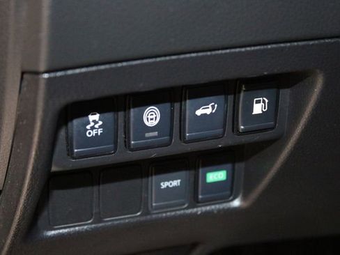 Used 2020 Nissan Rogue SV FWD image 18