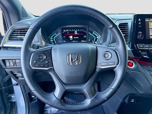 Used 2024 Honda Odyssey Sport image 11