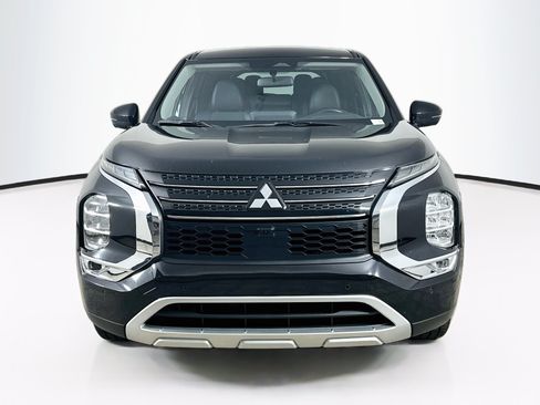 Used 2024 Mitsubishi Outlander SE FWD image 2