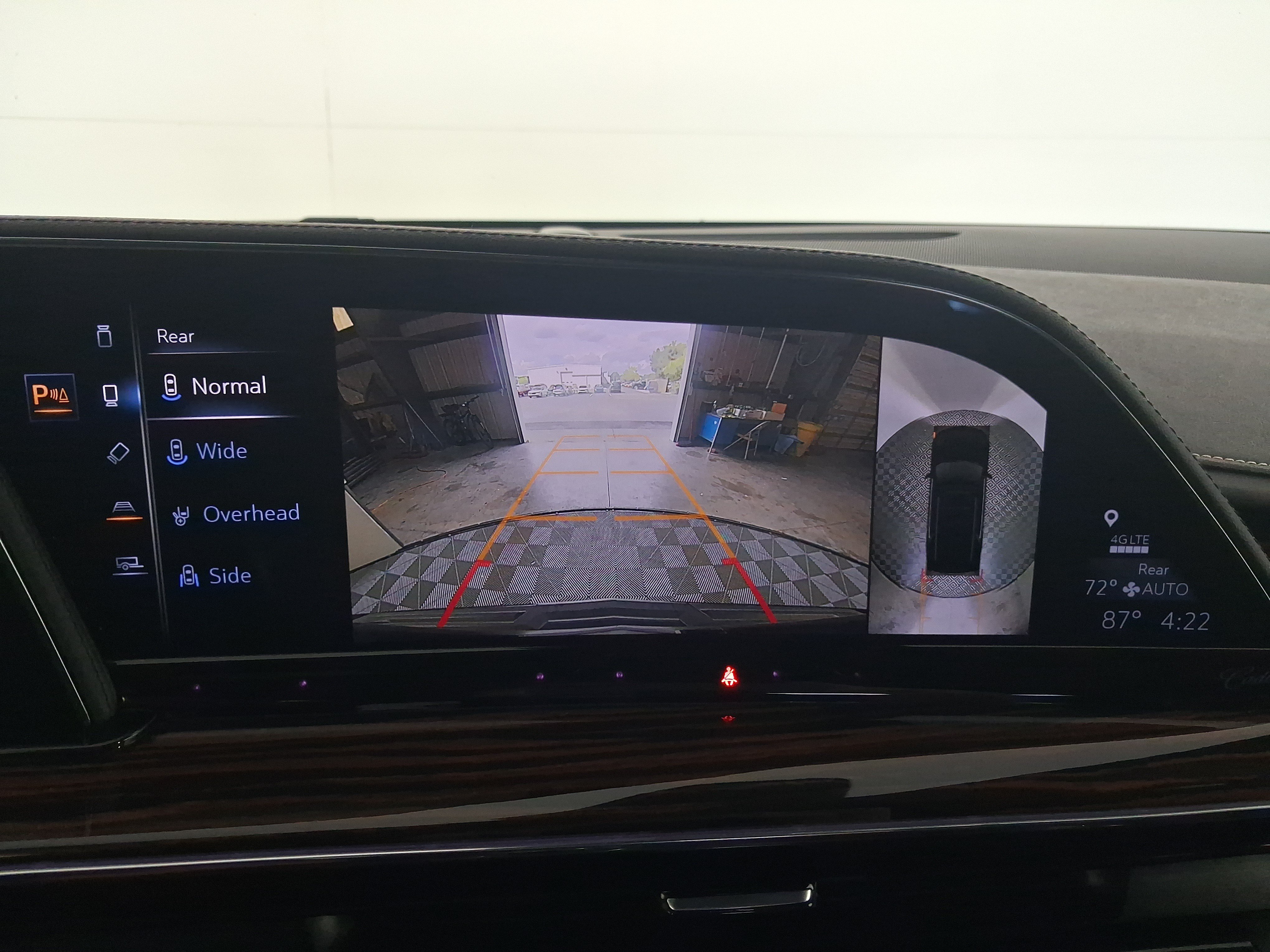 Used 2022 Cadillac Escalade Premium Luxury AWD/4WD image 25
