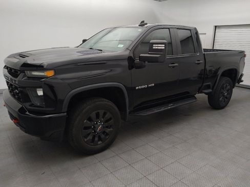 Used 2022 Chevrolet Silverado 2500 Custom w/ Custom Value Package RWD image 2
