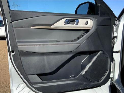 New 2026 Ford Explorer Active image 10