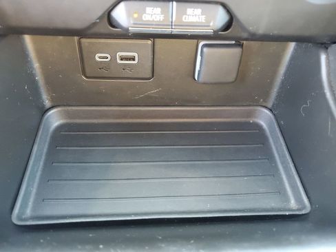 Used 2023 Chevrolet Suburban LS image 25