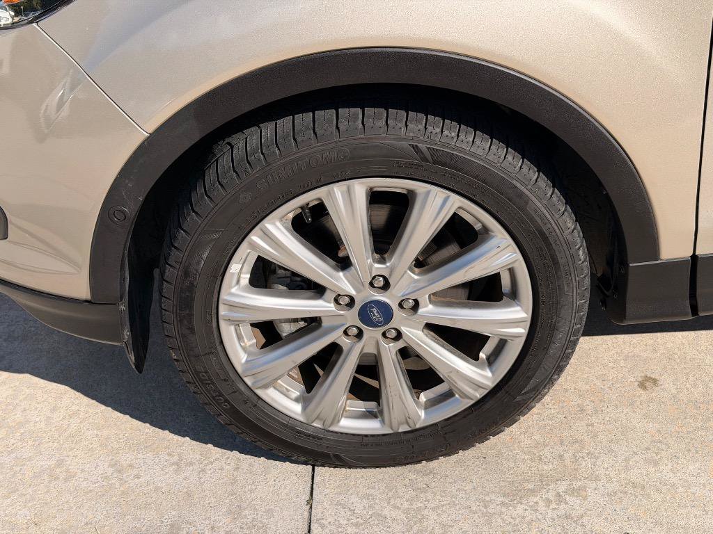 Used 2017 Ford Escape Titanium w/ Equipment Group 301A AWD/4WD image 13