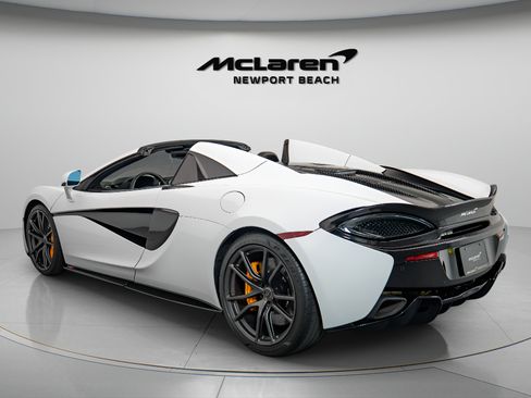 Used 2019 McLaren 570S Spider RWD image 5