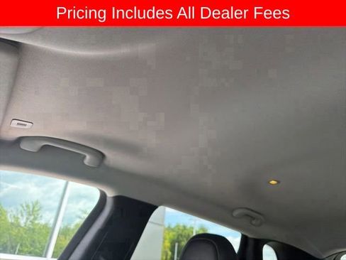 Used 2019 Jeep Cherokee Trailhawk w/ Comfort/Convenience Group AWD/4WD image 8