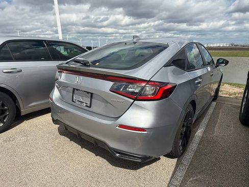 Used 2025 Honda Civic Sport image 4