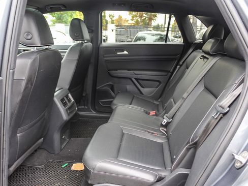 Used 2020 Volkswagen Atlas Cross Sport SEL image 18