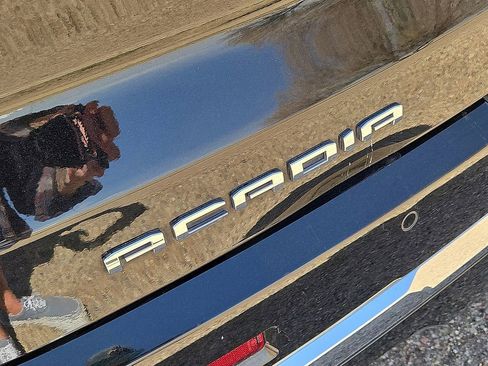 Used 2020 GMC Acadia Denali image 11