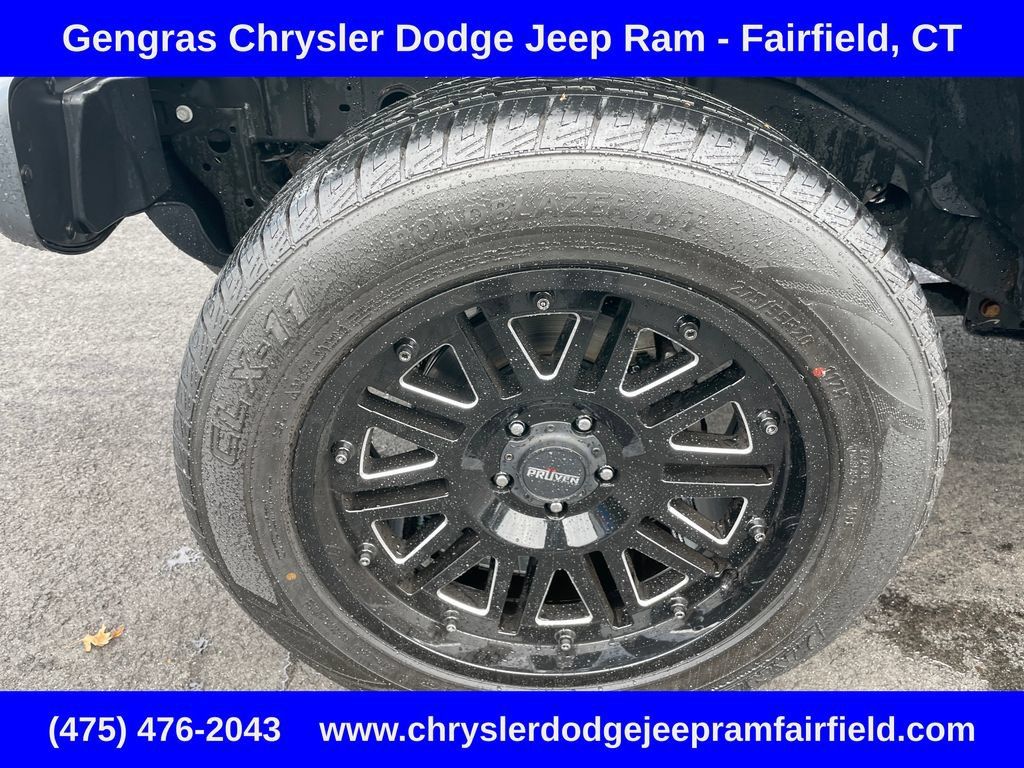 Used 2018 Jeep Wrangler Unlimited Sahara AWD/4WD image 13