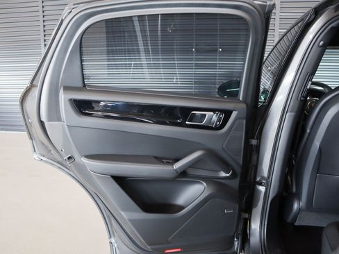 Certified 2023 Porsche Cayenne S image 24