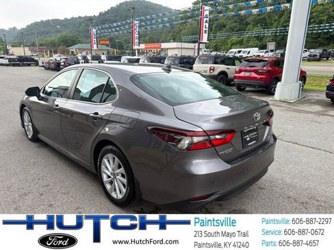 Used 2022 Toyota Camry LE FWD image 5