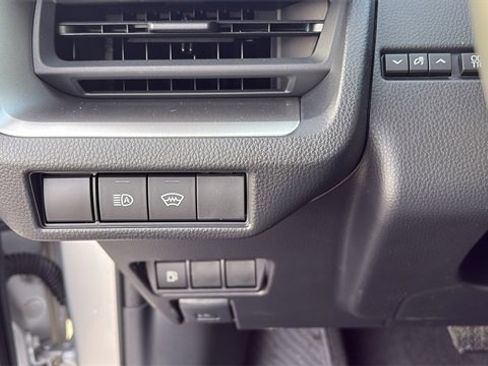 New 2026 Toyota Prius LE image 17