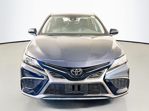 Used 2021 Toyota Camry SE FWD image 2