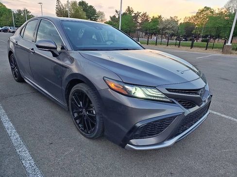 Used 2022 Toyota Camry XSE image 3