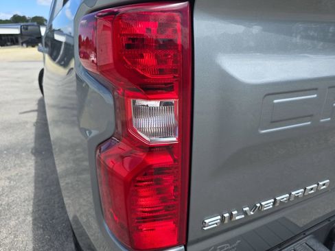 Used 2025 Chevrolet Silverado 1500 LT w/ Z71 Off-Road Package image 30