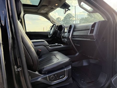 Used 2018 Ford Expedition Max Platinum RWD image 31