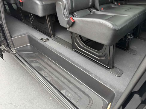 Used 2023 Mercedes-Benz Sprinter 2500 image 59