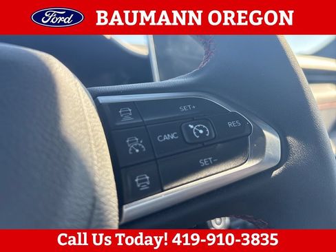 Used 2025 Jeep Compass Trailhawk AWD/4WD image 18