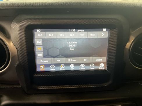 Used 2021 Jeep Wrangler Unlimited Sport AWD/4WD image 14