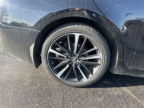 Used 2019 Toyota Camry XSE image 10