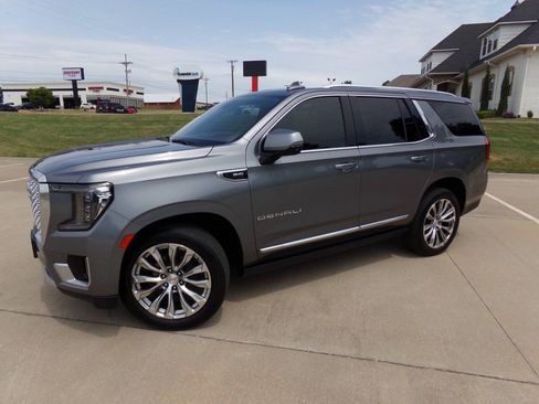 Used 2022 GMC Yukon Denali w/ Denali Premium Package AWD/4WD image 5