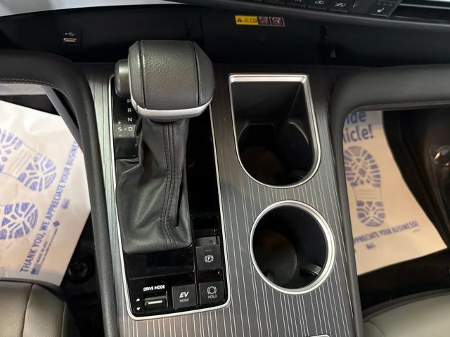 Used 2025 Toyota Sienna XLE w/ XLE Plus Package FWD image 65