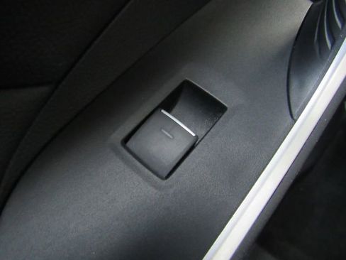 Used 2025 Toyota RAV4 XLE image 30