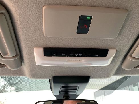 Used 2024 Nissan Kicks SV image 12